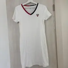 TOMMY HILFIGER ホワイト Vネック Tシャツ　ワンピース