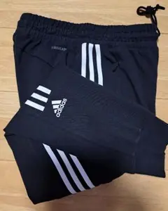 adidas　ジャージパンツ　3本ライン
