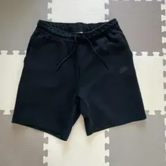 NIKE テックフリース ショートパンツ ブラックのサムネイル