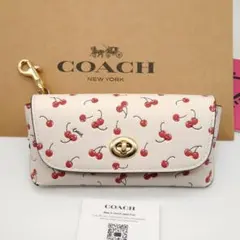 新品未使用]COACH コーチ 二つ折り財布 チェリー柄 ホワイト - メルカリ