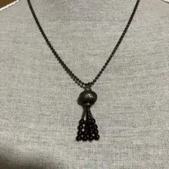 黒いビーズのタッセル付きネックレス(最終価格)