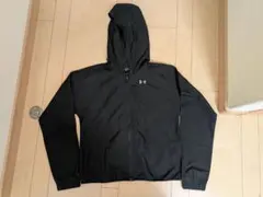 Under Armour ウィンドブレーカー 黒　レディースSMサイズ