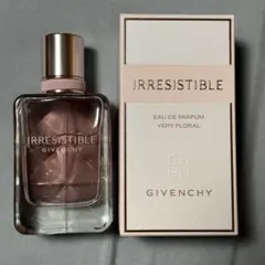 GIVENCHY ジバンシー　香水のサムネイル