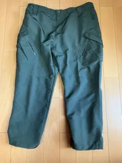 カーゴパンツ