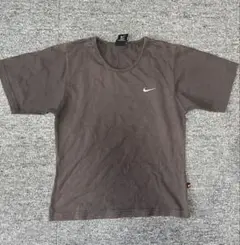 NIKE Tシャツ ブラウン Mサイズのサムネイル