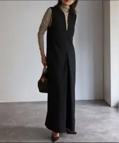 ディープVネックオールインワン ブラック ノースリーブシャツワンピース