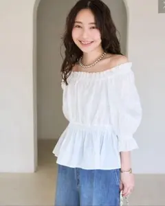 rara様専用‼️ La boutique BonBon シャーリングブラウスのサムネイル