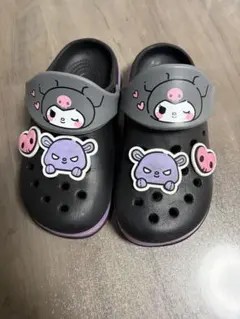 キャラクター付きブラックサンダル クロックス 20cm