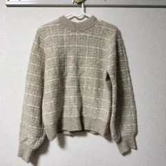 ベージュニット