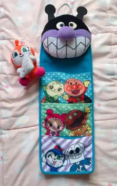 バイキンマン ウォールポケット 【ドキンちゃんぬいぐるみ付き】