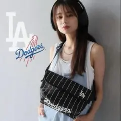 【未開封新品】ドジャース　ショルダーバッグ　黒色　男女兼用　MLB公認　大谷翔平のサムネイル