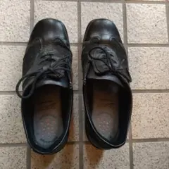 黒のフラットシューズ 23.5 EEE
