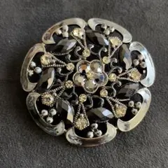 【16】アンティーク調ブローチ　メタリック　レトロ　ヴィンテージ