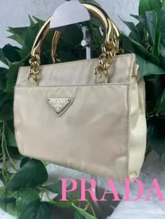 プラダ　PRADA ハンドバッグ　三角ロゴ　メタルハンドル　ゴールド金具