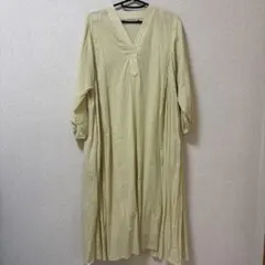 TORRAZZO DONNA 淡い黄色の長袖ワンピース　ゴールドラメ　ストライプ