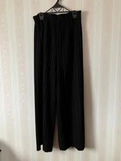 プリーツパンツ ブラック ワイドパンツ