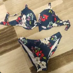 未使用　新品　日本製　ネイビー花柄ビキニ＆ショーツ