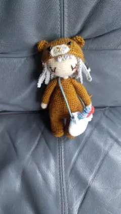クマの着ぐるみの女の子 ハンドメイド あみぐるみのサムネイル