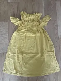 ブリーズ　オフショルワンピース 130