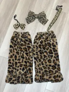 ヒョウ柄レッグウォーマーとアクセサリーセット