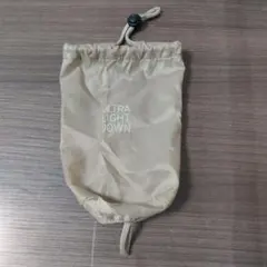ユニクロ　ULTRA LIGHT DOWN 　収納袋　 ベージュ　ダウンベスト