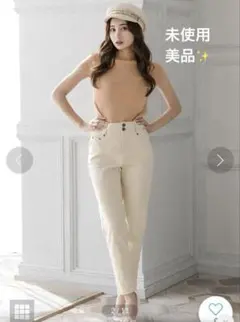 【近日破棄】ジュリアブティック ハイウエスト パンツ ベージュ クリーム 未使用のサムネイル