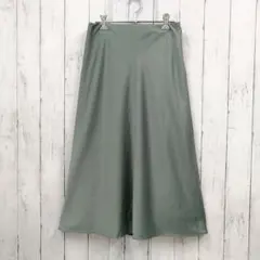 ユニクロ サテンナローフレアスカート ウエスト64cm グリーン