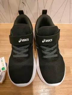 asics ブラック スニーカー 21.0 男の子　靴
