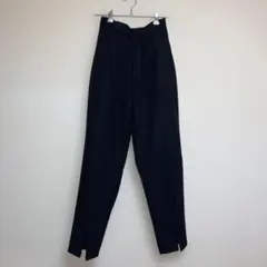 スリット入りパンツ　Mサイズ　キレイめ 黒　ブラック