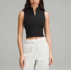 Lululemon Open Back Half-Zip Sweater （M）のサムネイル