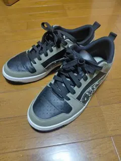 プーマ　スニーカー