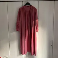 ピンク ロングワンピース 長袖