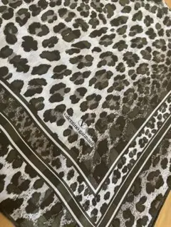 Valentino Garavani ヒョウ柄スカーフのサムネイル