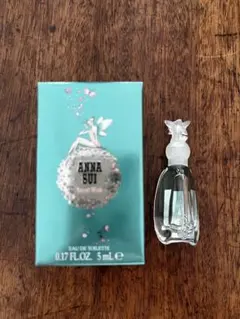 ANNA SUI Secret Wish オードトワレ ミニボトル 5mlのサムネイル
