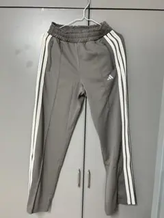 adidas スナップボタン付きジャージパンツ Lbeige - メルカリ
