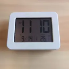 デジタル置時計 温度計付き ホワイト