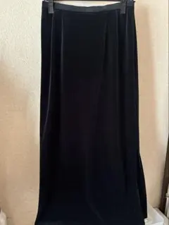 黒 ベロアタイトスカート スリット入り