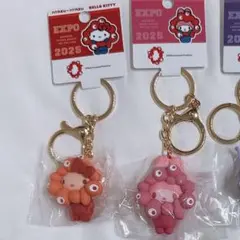 ミャクミャク✖️サンリオ　推しカラーキーホルダー　キティ　マイメロ　セット