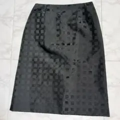 【極美品】PAULE KA ポールカ ロゴ総柄 チェック風 タイトスカート 黒のサムネイル