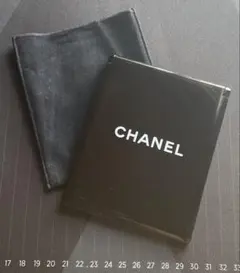 CHANEL ブラックミラー ポーチ付き