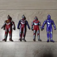 ウルトラマンソフビ4個セット ガイア ティガ ウルトラマン バンダイ 円谷プロ