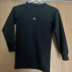黒の長袖アンダーシャツ スポーツウェア