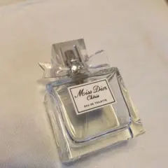 ミス・ディオール　Miss Dior Chérie オードトワレ