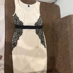 アイボリー レース装飾 ナイトドレス