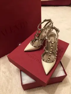 VALENTINO ヴァレンティノ ロックスタッズパンプス 34ハーフのサムネイル