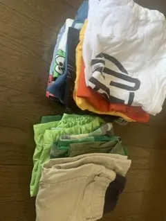 子供用Tシャツとショートパンツセット