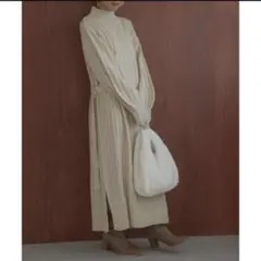 vis-`a-vis/ビザビ　アシンメトリー　 ニットワンピース アイボリー　F