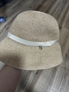 FURLA♡美品　ベージュ 麦わら帽子 白リボン