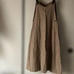ベージュ ストラップ付きジャンバースカート