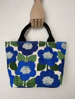 北欧風　大きな花柄　綿キャンバス生地トートバッグ（ブルー）